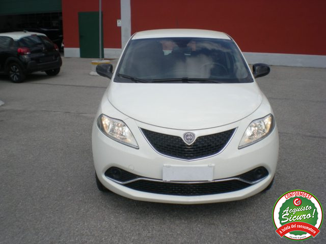LANCIA Ypsilon usata, con Airbag