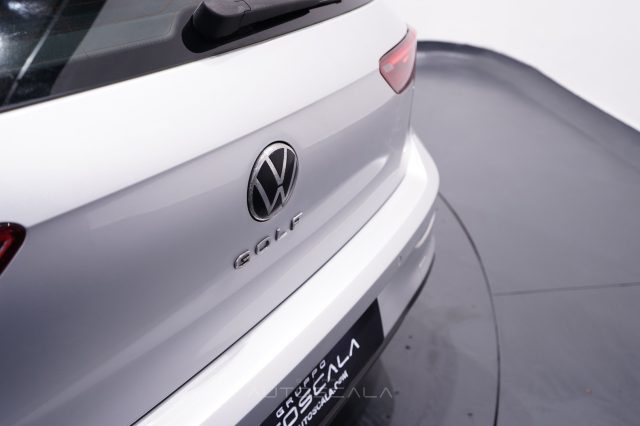 VOLKSWAGEN Golf usata, con Airbag testa