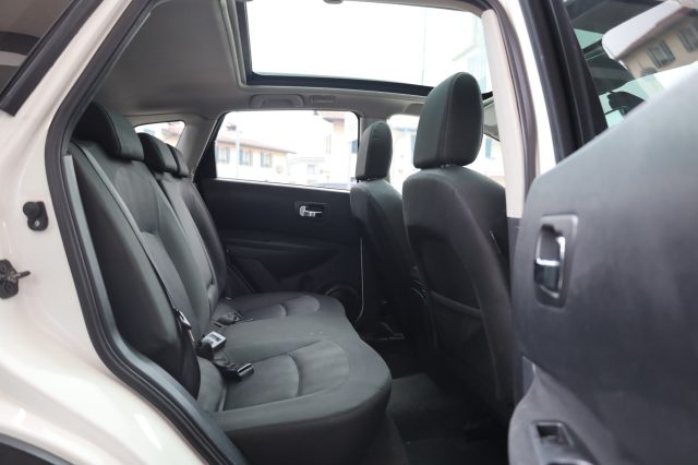 NISSAN Qashqai usata, con Controllo automatico clima