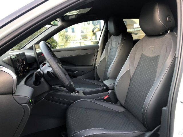 VOLKSWAGEN T-Roc usata, con Autoradio digitale