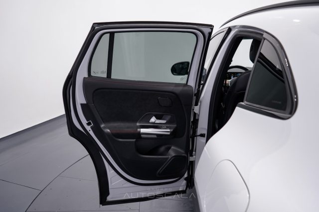MERCEDES-BENZ GLA 200 usata, con Specchietti laterali elettrici