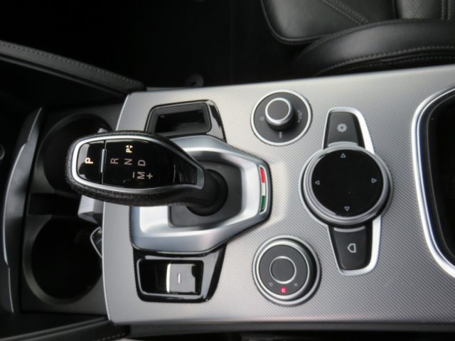 ALFA ROMEO Stelvio usata, con Controllo trazione