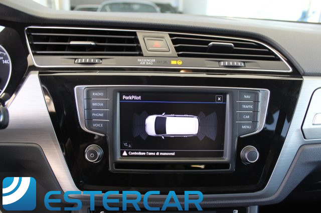 VOLKSWAGEN Touran usata, con Park Distance Control