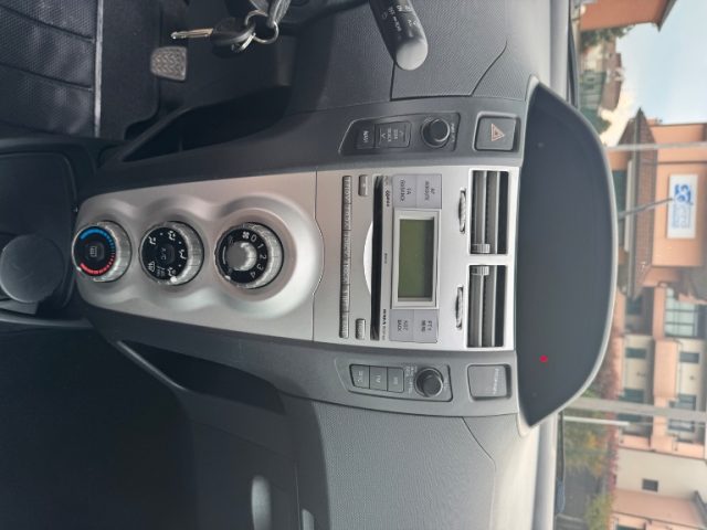 TOYOTA Yaris usata 8