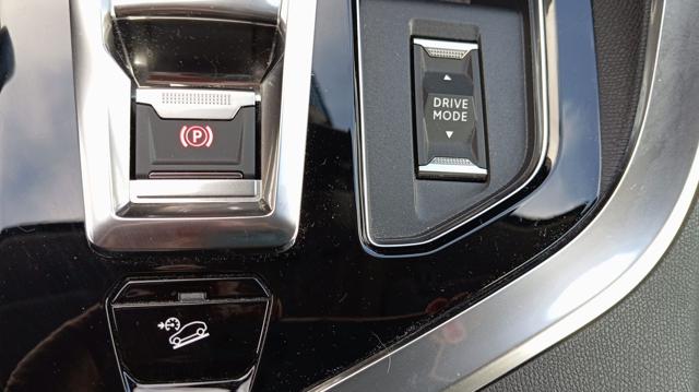 PEUGEOT 5008 usata, con MP3