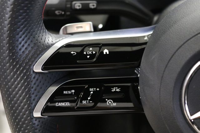 MERCEDES-BENZ CLA 220 usata, con Airbag testa
