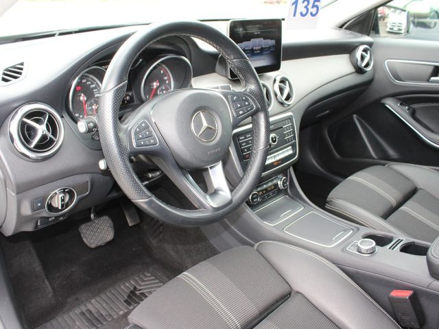 MERCEDES-BENZ GLA 200 usata, con Cerchi in lega