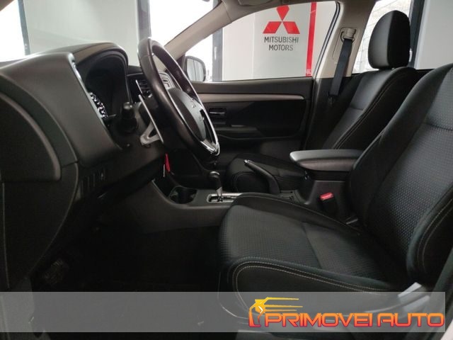 MITSUBISHI Outlander usata, con Airbag