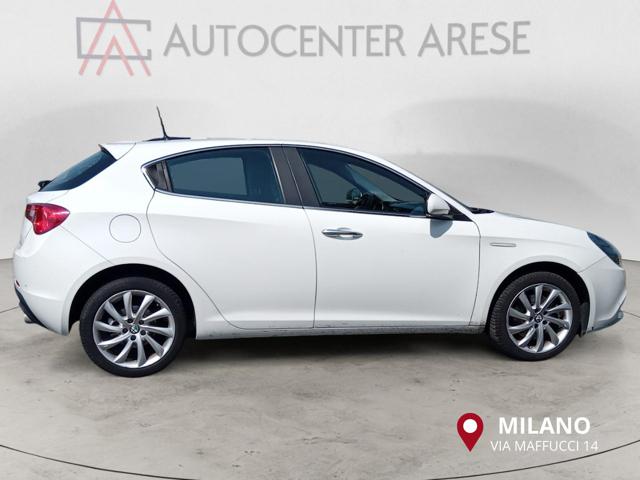 ALFA ROMEO Giulietta usata, con Autoradio