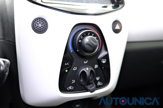 PEUGEOT 108 usata 23