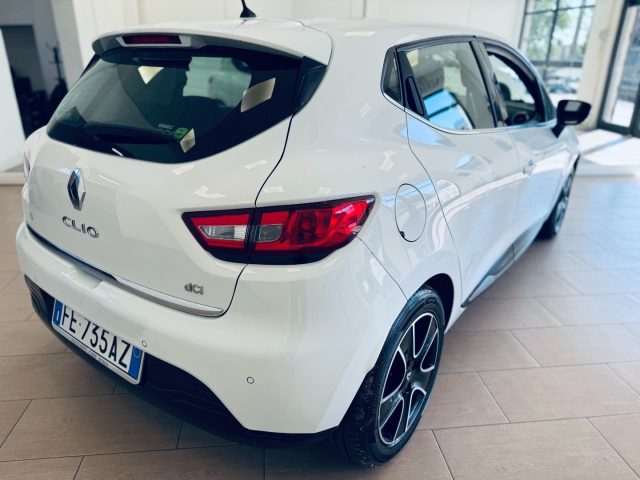 RENAULT Clio usata, con Alzacristalli elettrici