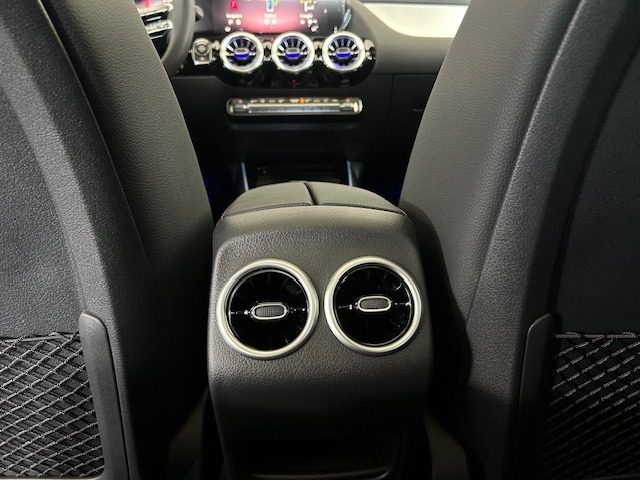 MERCEDES-BENZ GLA 200 usata, con Bracciolo