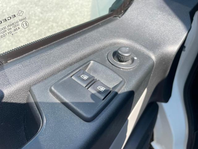 RENAULT Trafic usata 12