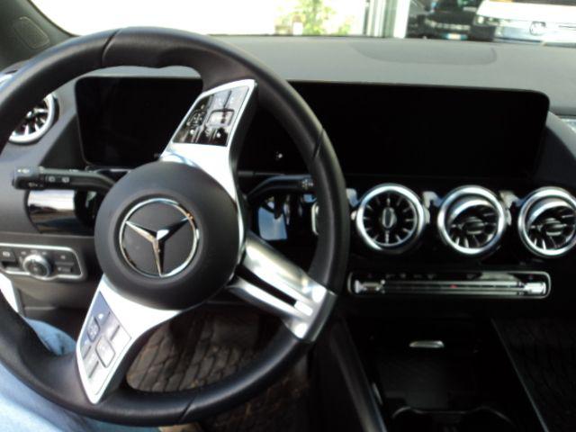 MERCEDES-BENZ EQA usata, con Climatizzatore