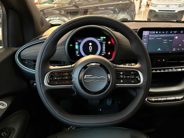 FIAT 500e usata, con Specchietti laterali elettrici