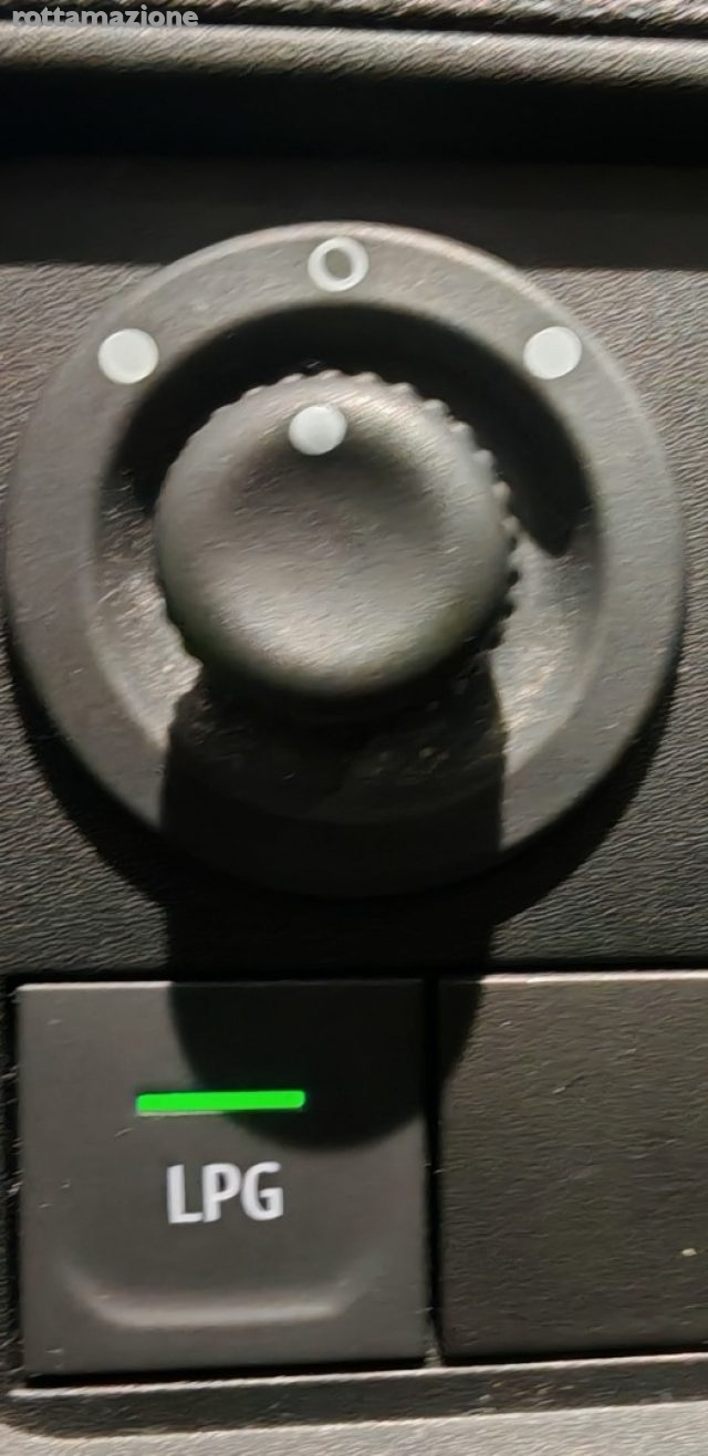 DACIA Duster usata, con USB