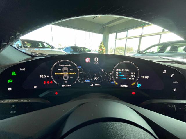 PORSCHE Taycan usata, con Fendinebbia