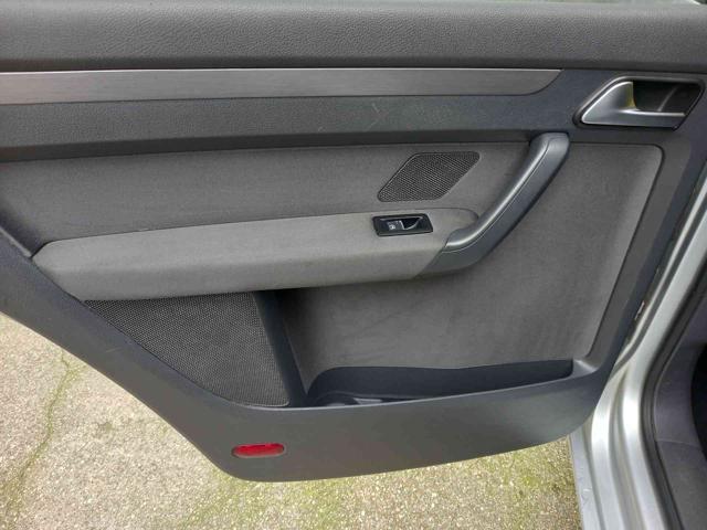 VOLKSWAGEN Touran usata 19