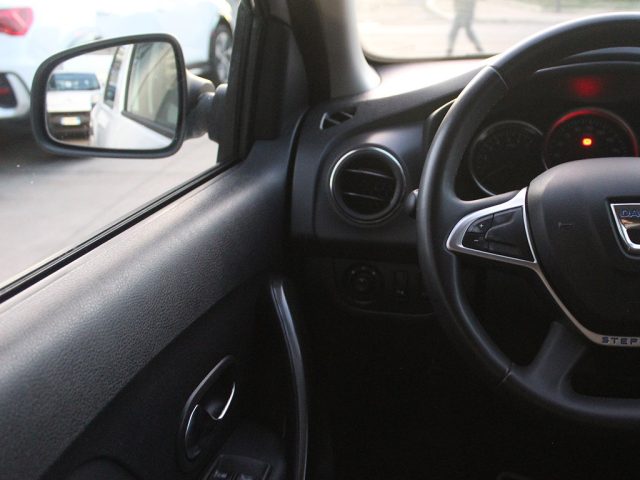 DACIA Sandero usata, con Volante in pelle