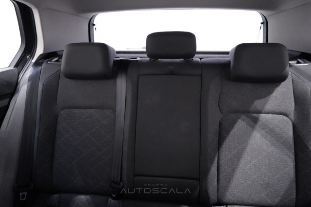 VOLKSWAGEN Golf usata, con Luci diurne LED