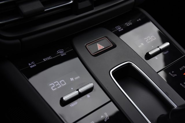 PORSCHE Macan usata, con MP3