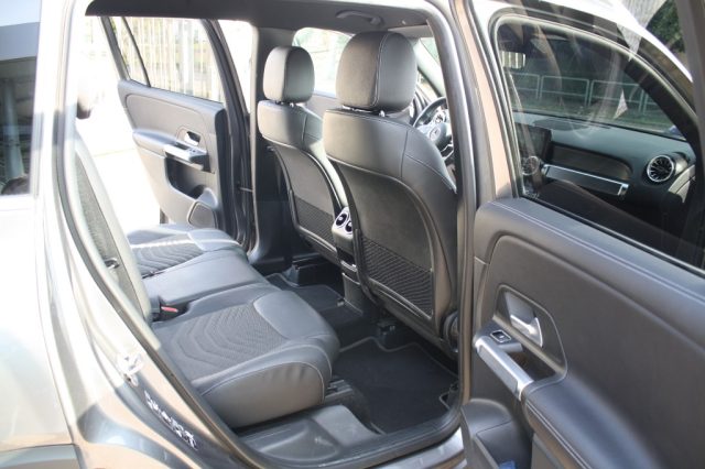 MERCEDES-BENZ GLB 180 usata, con Autoradio digitale