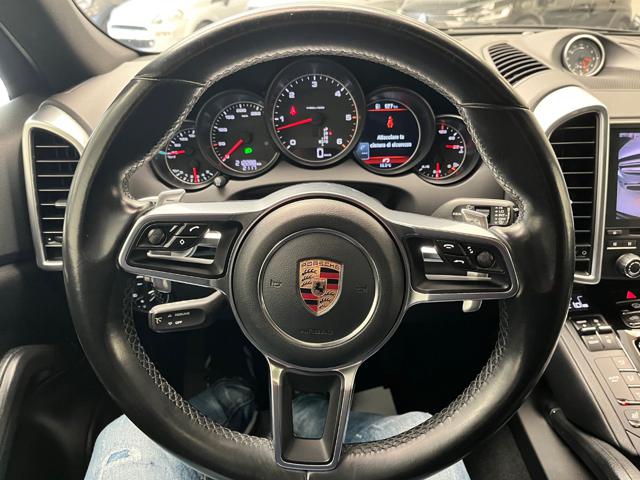 PORSCHE Cayenne usata, con Autoradio