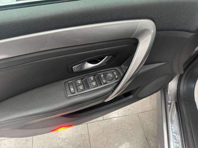 RENAULT Laguna usata, con Controllo automatico clima