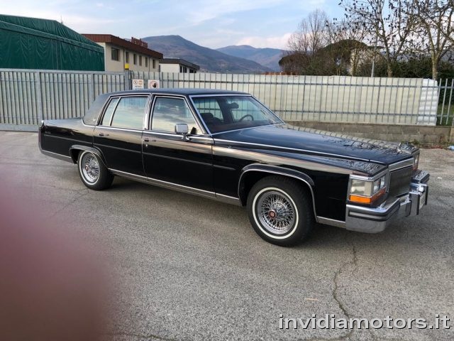 CADILLAC Fleetwood usata 1