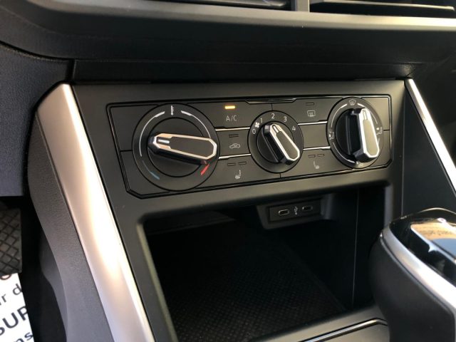 VOLKSWAGEN Taigo usata, con Autoradio digitale
