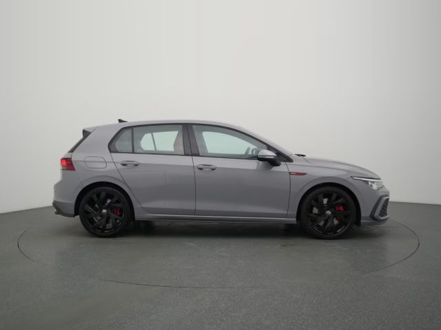 VOLKSWAGEN Golf usata, con Airbag laterali
