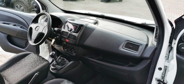 OPEL Combo usata 18
