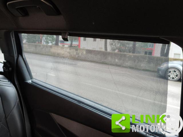PEUGEOT 5008 usata, con Sistema di navigazione