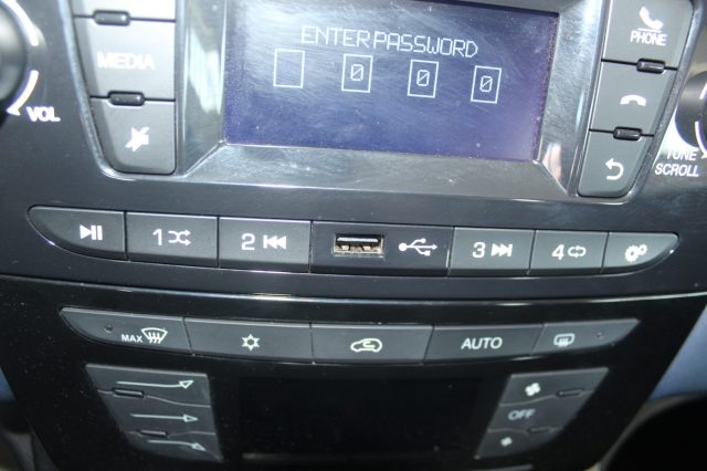 LANCIA Ypsilon usata, con USB