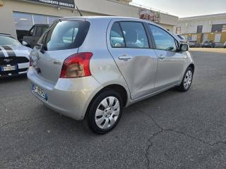 TOYOTA Yaris usata, con Airbag laterali