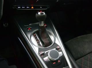 AUDI TT usata, con Autoradio