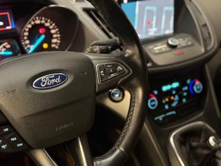 FORD Kuga usata, con Bracciolo