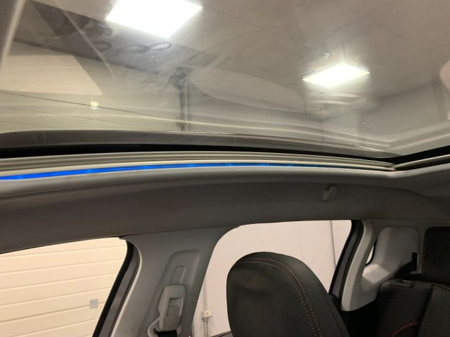 PEUGEOT 2008 usata, con Controllo automatico clima