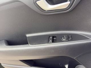 KIA Rio usata, con Autoradio digitale