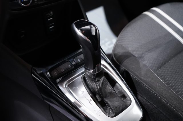OPEL Crossland usata, con USB