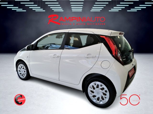 TOYOTA Aygo usata 10