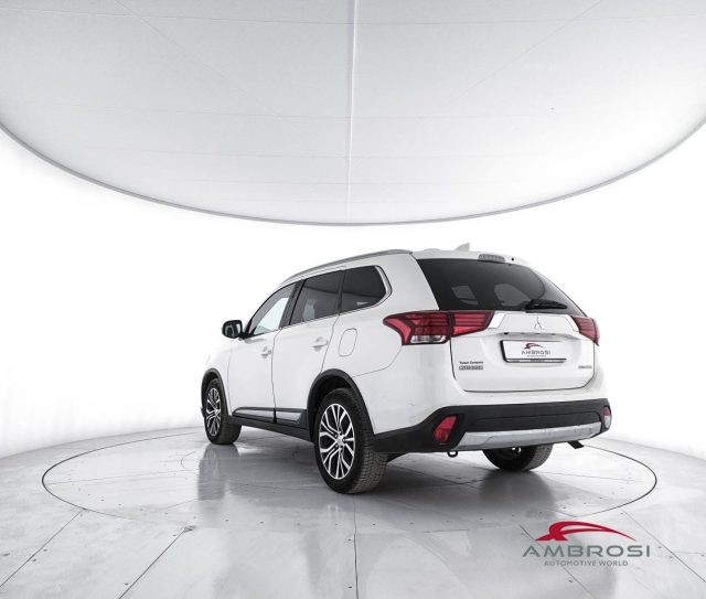 MITSUBISHI Outlander usata 3