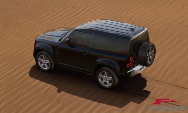 LAND ROVER Defender usata 6