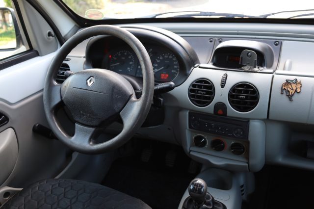 RENAULT Kangoo usata 24