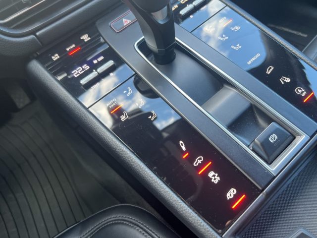 PORSCHE Macan usata 17