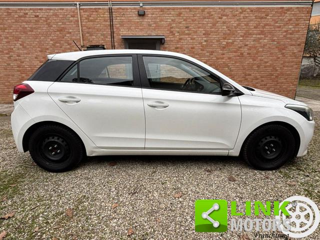 HYUNDAI i20 usata, con Climatizzatore