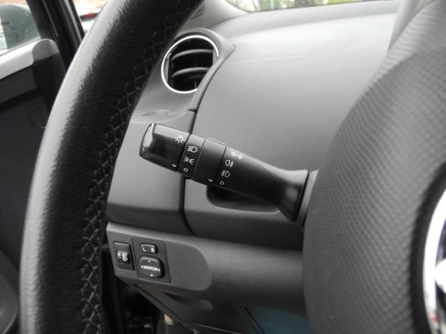 TOYOTA Yaris usata 24