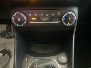 FORD Fiesta usata, con Park Distance Control