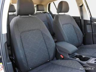 VOLKSWAGEN Golf usata, con Autoradio
