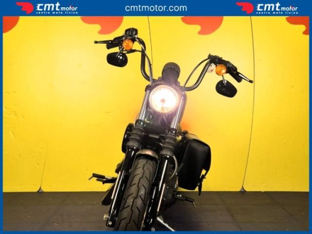 HARLEY-DAVIDSON 883 Iron usata 5